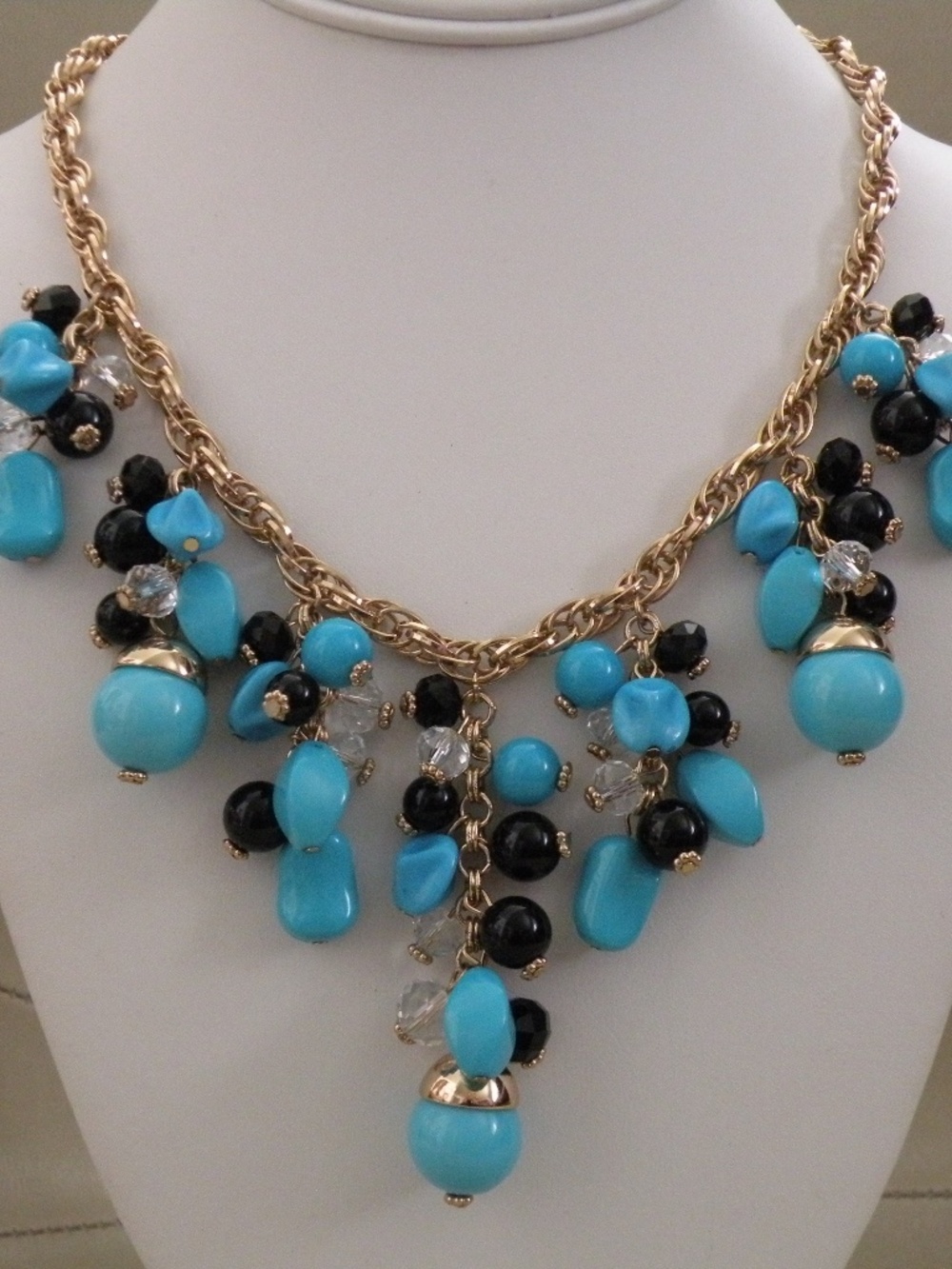 Chunky Erica Lyons Turquoise Blue & Black Bead Fringe Gold Tone Chain Necklace